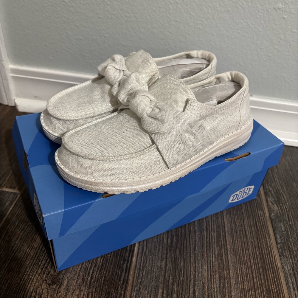 Hey Dude Women's Cream Moccasins